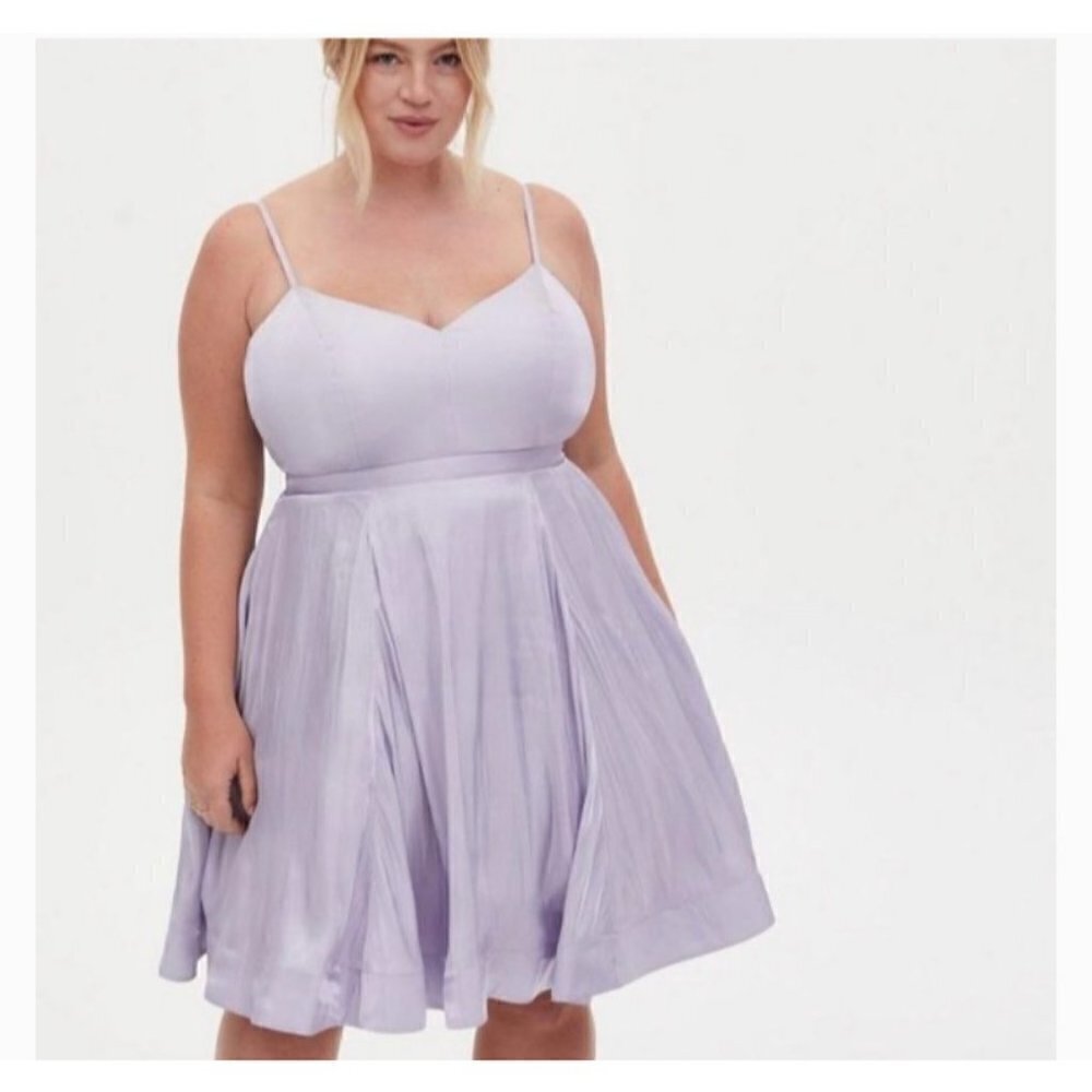 NWT Torrid WOmen's Lavender Satin Fit And Flare Dress - 22